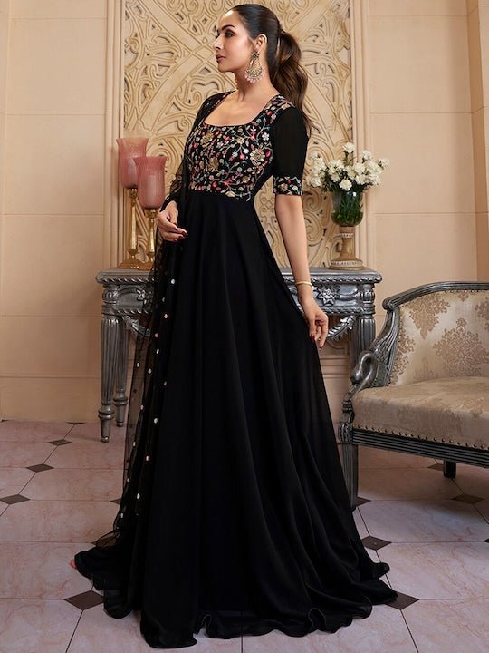 Black Gown With Banarasi Duppata, Indian Wedding Wear, Wedding Wear, Ethnic  Wear, Womens Clothing Festive Wear Indian Festive Fashion Wear - Etsy