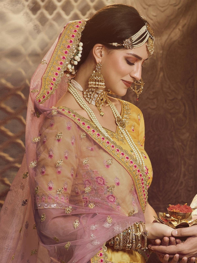 Bhumi Pednekar weaves ethnic magic in an ivory lehenga and polki jewellery  : Bollywood News - Bollywood Hungama